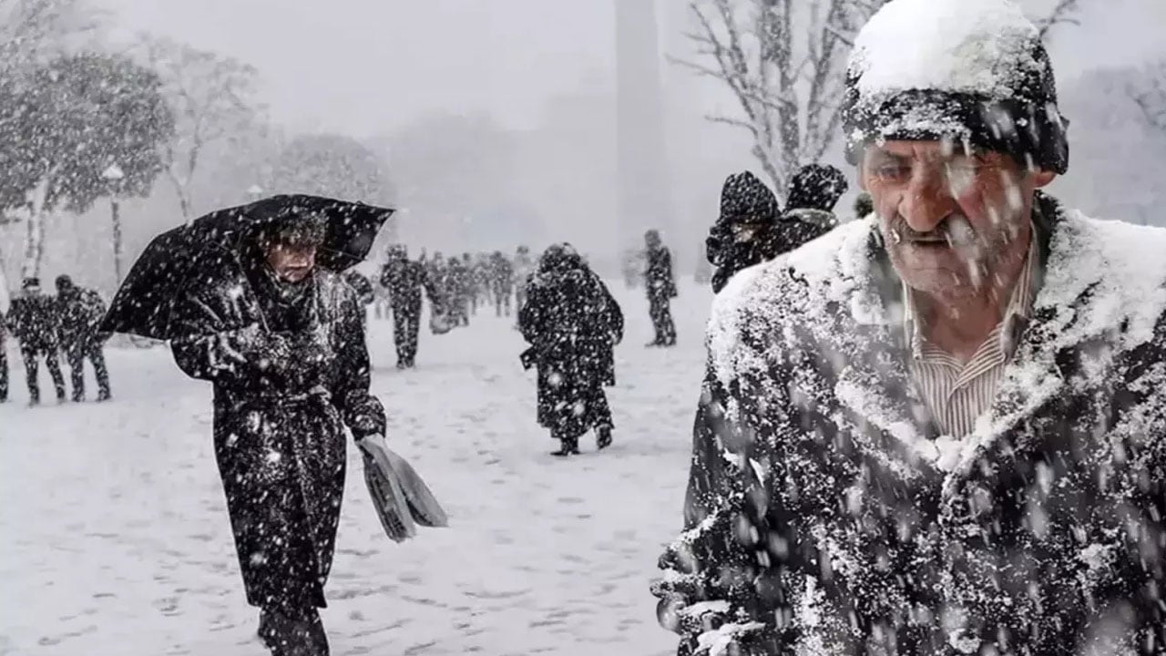 Foto - İstanbul'da kar kapıya dayandı: Okullar her an tatil edilebilir! 20 santimi geçecek