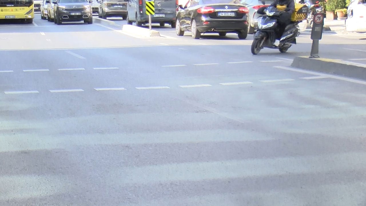 Foto - İstanbul’da kimsenin canı güvende değil! Annesiyle okula giden çocuğu İETT otobüsü ezdi