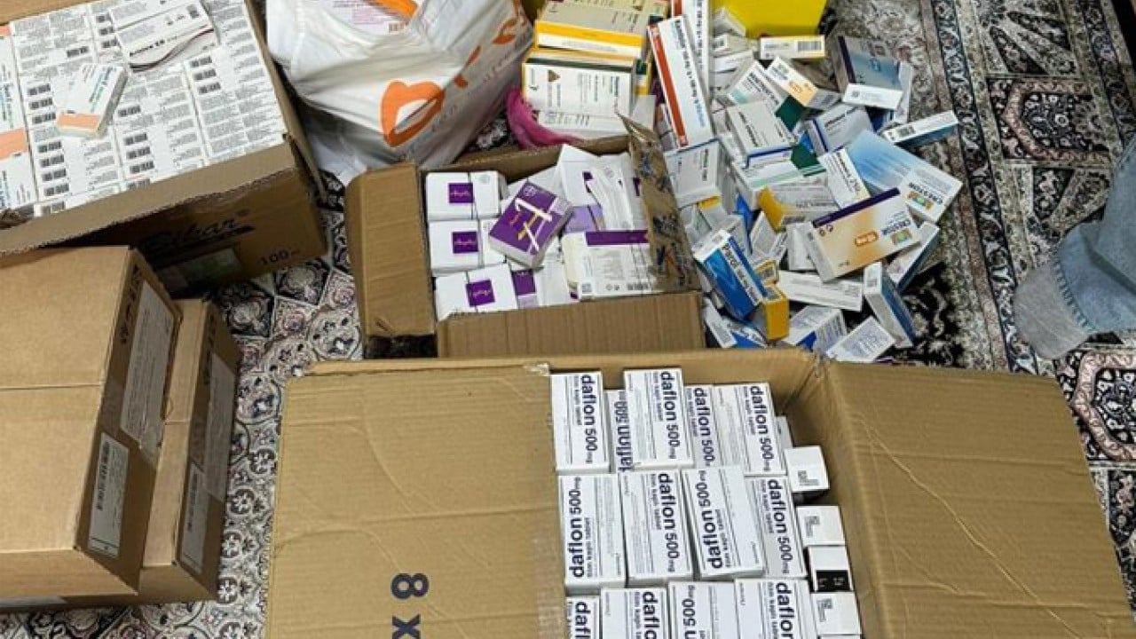 Foto - Rafları açan yetkililer şaşkına döndü! İstanbul’daki eczane fena yakalandı