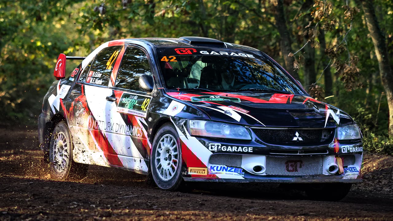 Foto - İstanbul’da nefes kesen ralli! 47 ekipten sadece 28’i finişe ulaştı!