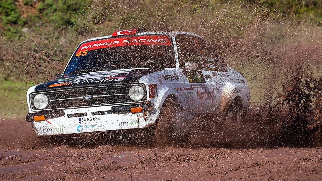 Foto - İstanbul’da nefes kesen ralli! 47 ekipten sadece 28’i finişe ulaştı!