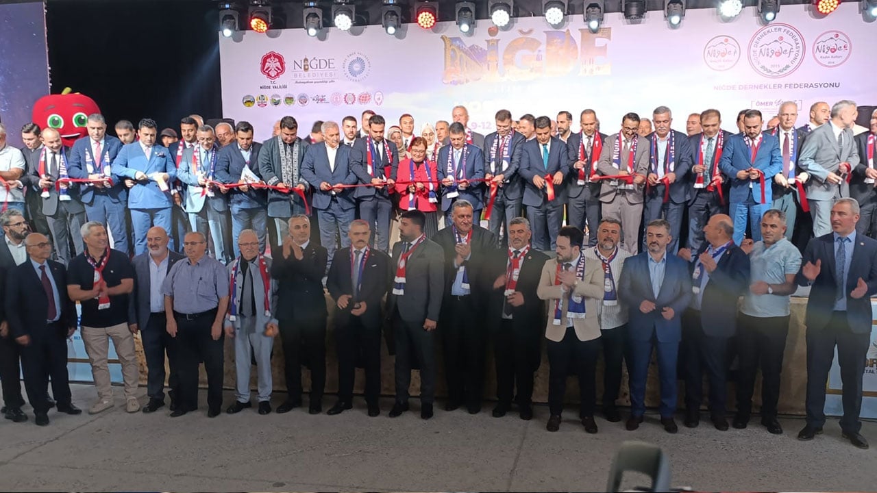 İstanbul'da Niğdeliler gününde devlet erkanı bir araya geldi