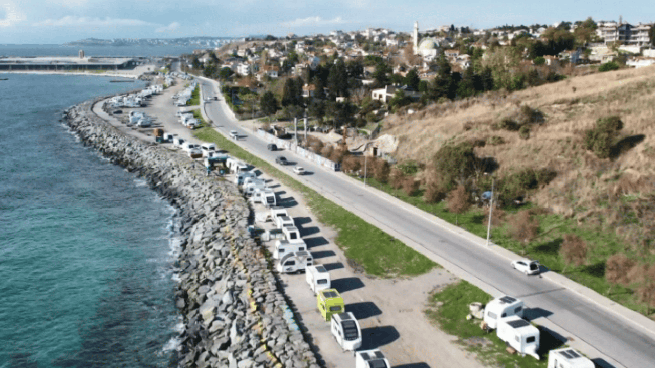 İstanbul’da pes dedirten görüntü! 700 araç sahili işgal etti