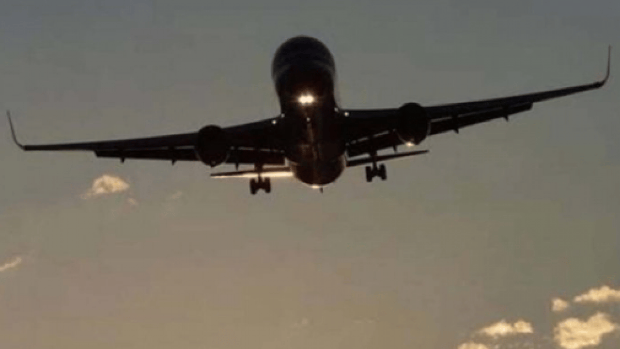 Foto - İstanbul'da uçuşlara yağmur engeli! 42 uçak, çevre havalimanlarına yönlendirildi