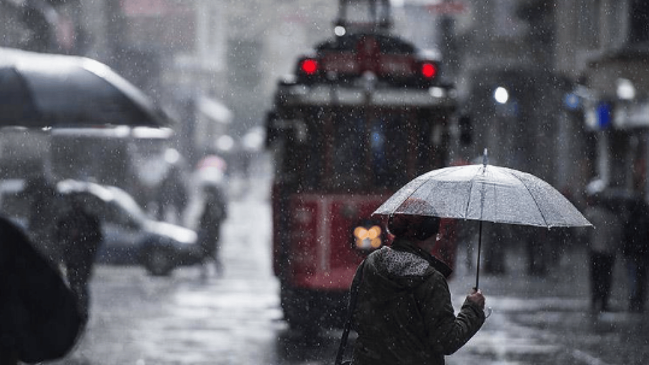 İstanbul'da yağışlar ne kadar sürecek? 14 ilde sarı uyarı!