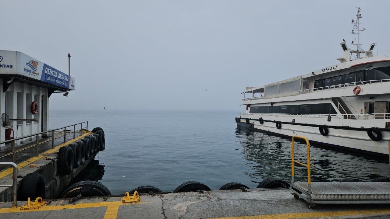 Foto - İstanbul'da yoğun sis: Boğaz trafiği gemilere kapatıldı