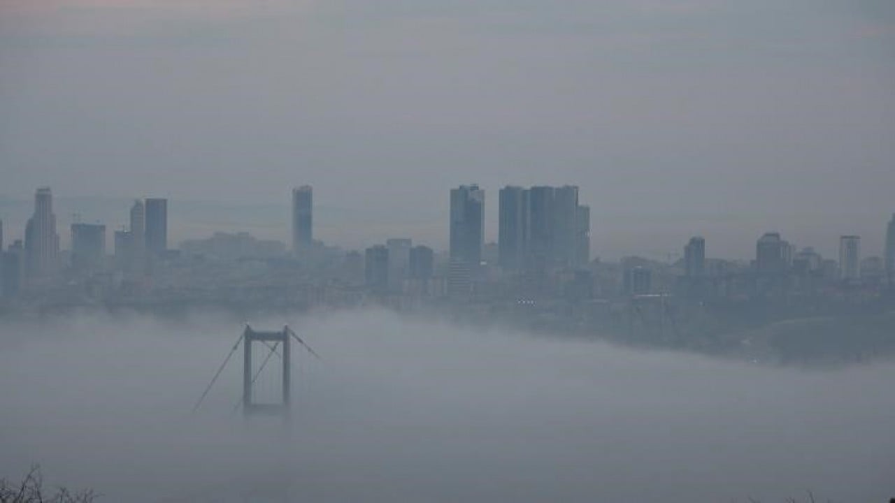 Foto - İstanbul'da yoğun sis: Boğaz trafiği gemilere kapatıldı