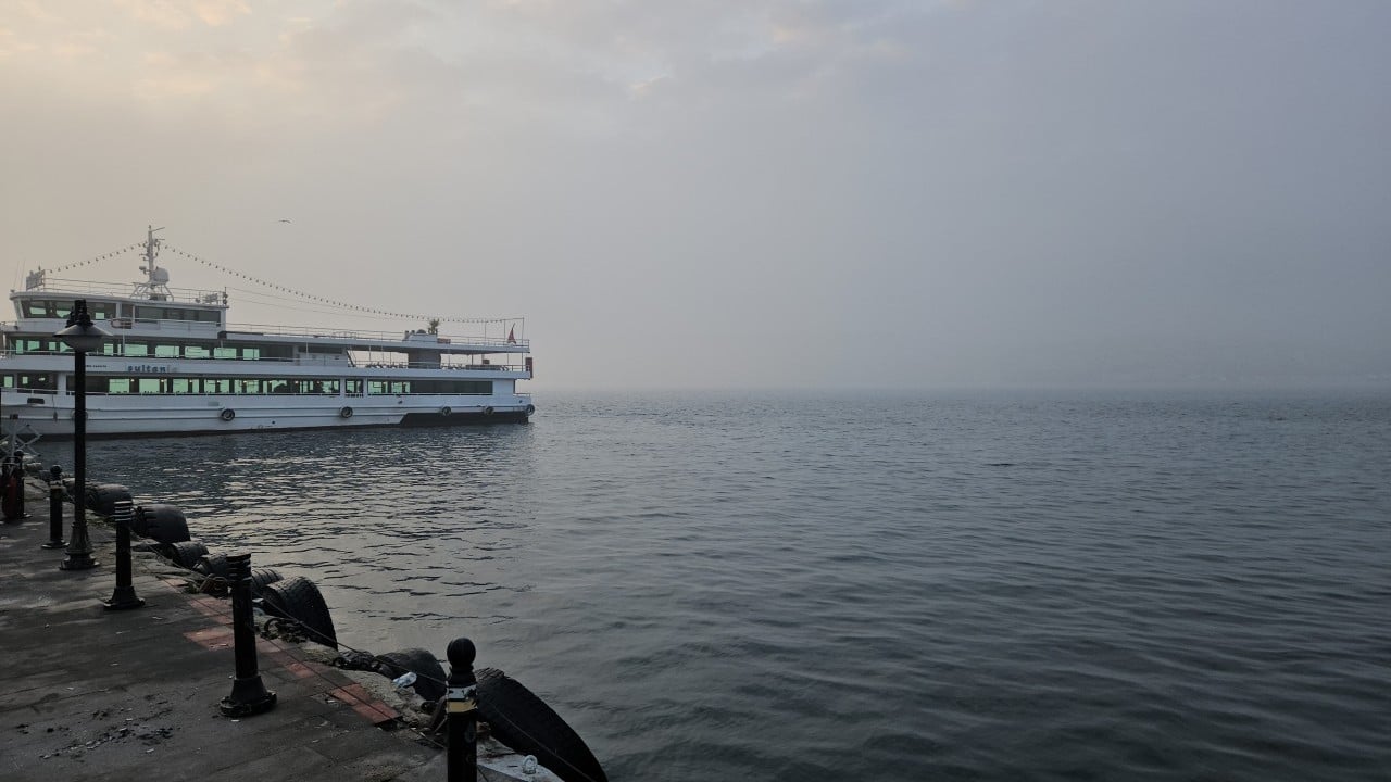 Foto - İstanbul'da yoğun sis: Boğaz trafiği gemilere kapatıldı