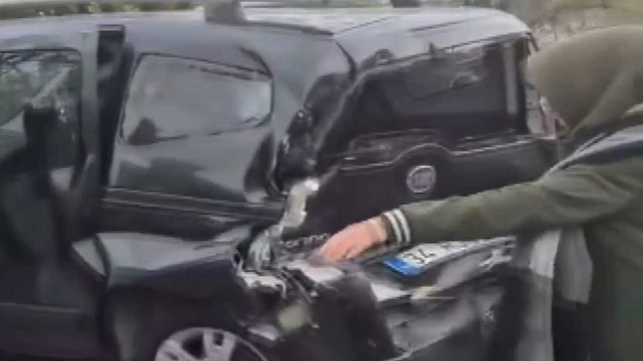 Foto - İstanbul'da yürekleri ağza getiren kaza