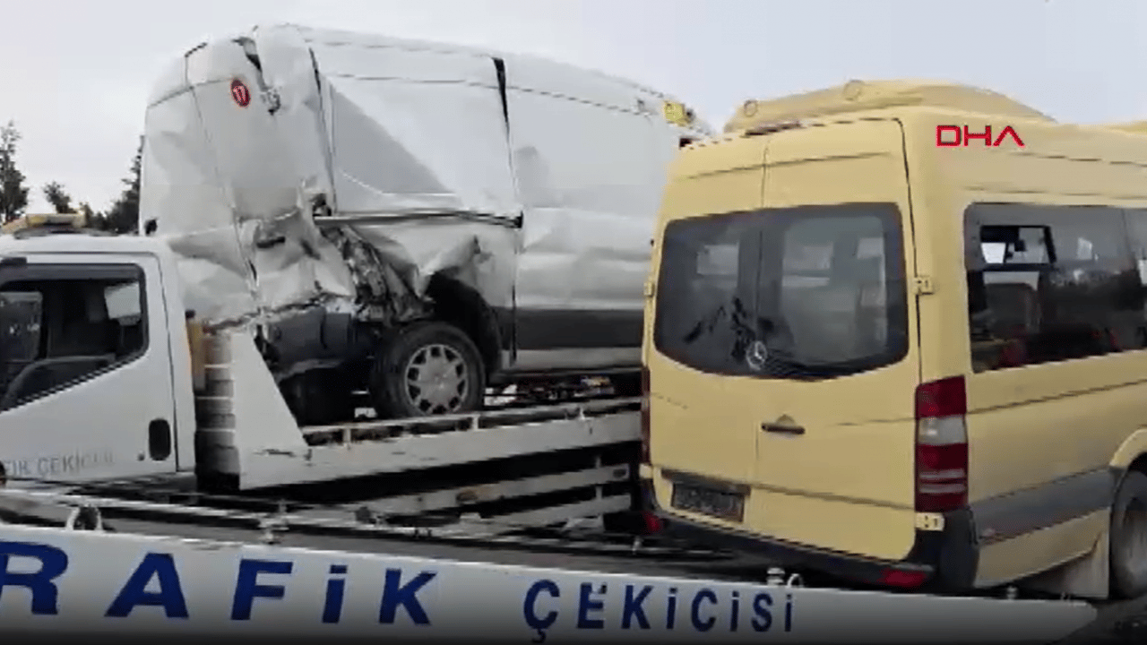 Foto - İstanbul'da yürekleri ağza getiren kaza