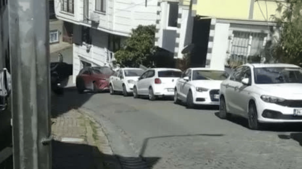 Foto - İstanbul’da yürekleri ağza getiren olay! 8 yaşındaki çocuk elektrik akımına kapıldı