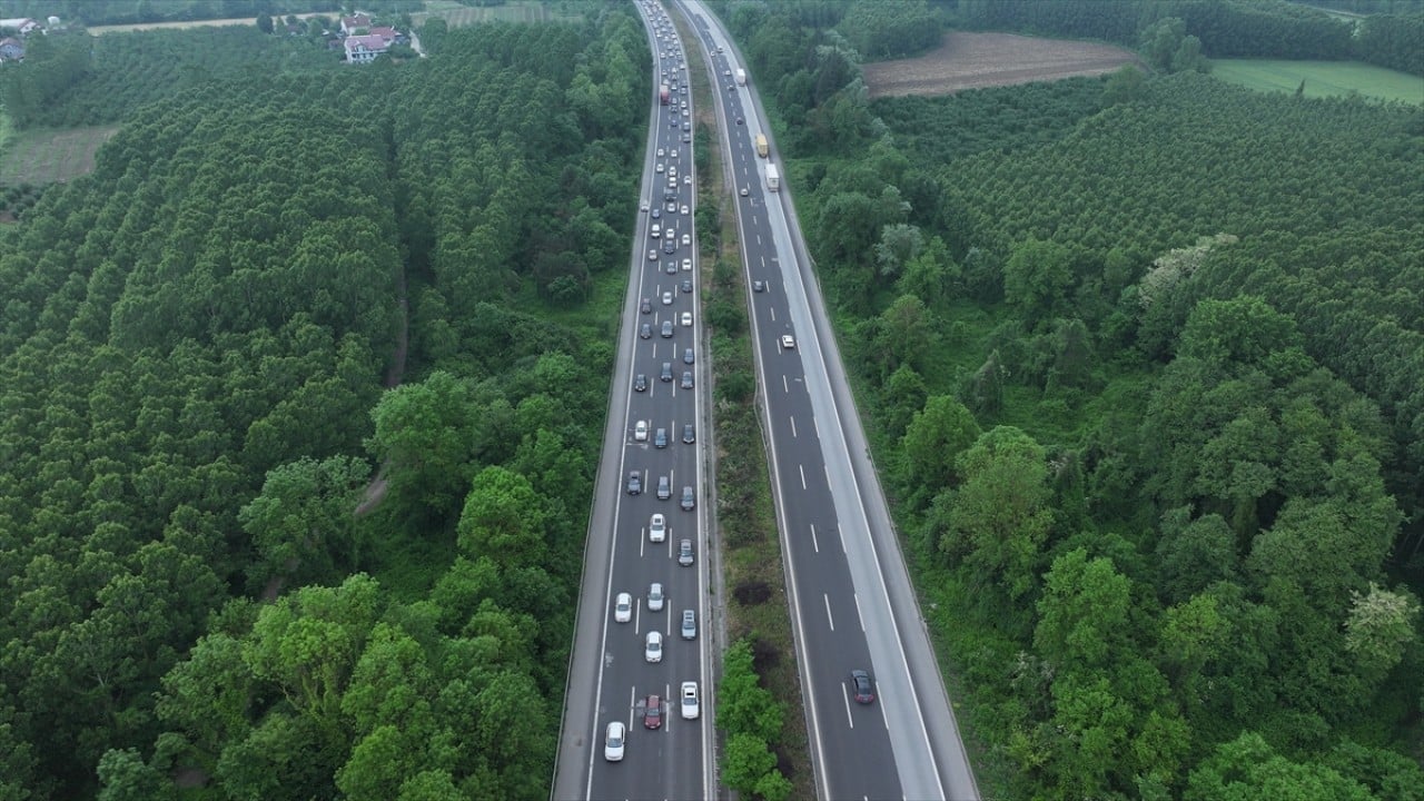 Foto - İstanbul’dan Anadolu’ya Otoyollarda ‘Bayram’ şimdiden başladı