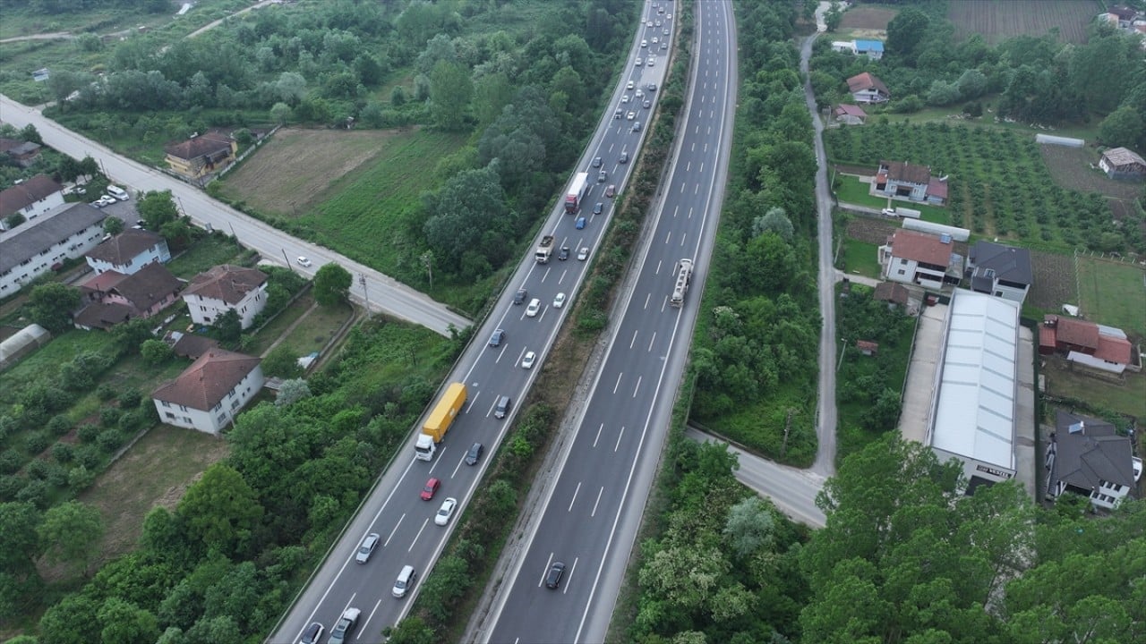 Foto - İstanbul’dan Anadolu’ya Otoyollarda ‘Bayram’ şimdiden başladı