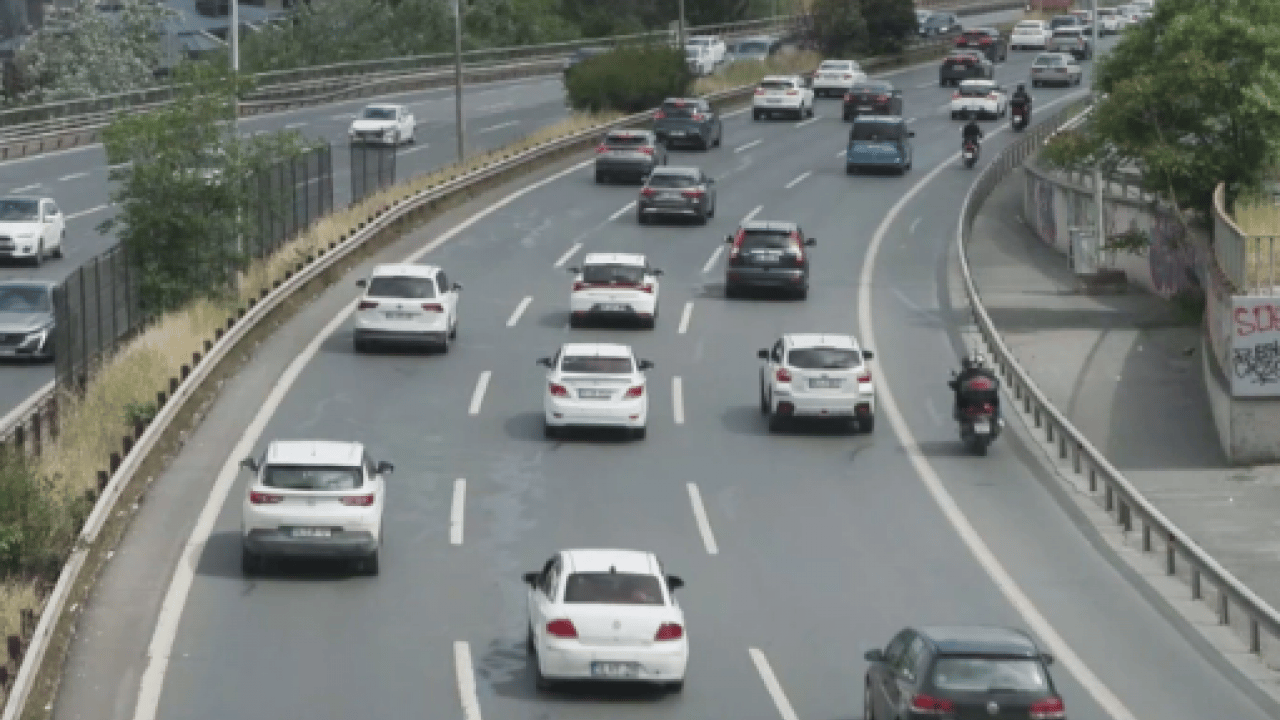 Foto - İstanbul’da özlenen manzara! Yollar bomboş kaldı