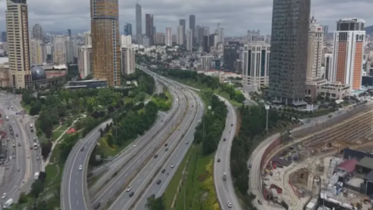 Foto - İstanbul’da özlenen manzara! Yollar bomboş kaldı