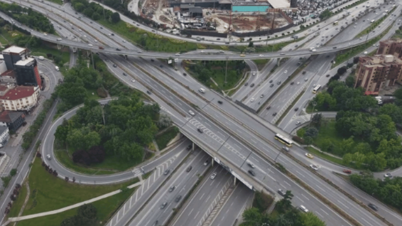 Foto - İstanbul’da özlenen manzara! Yollar bomboş kaldı