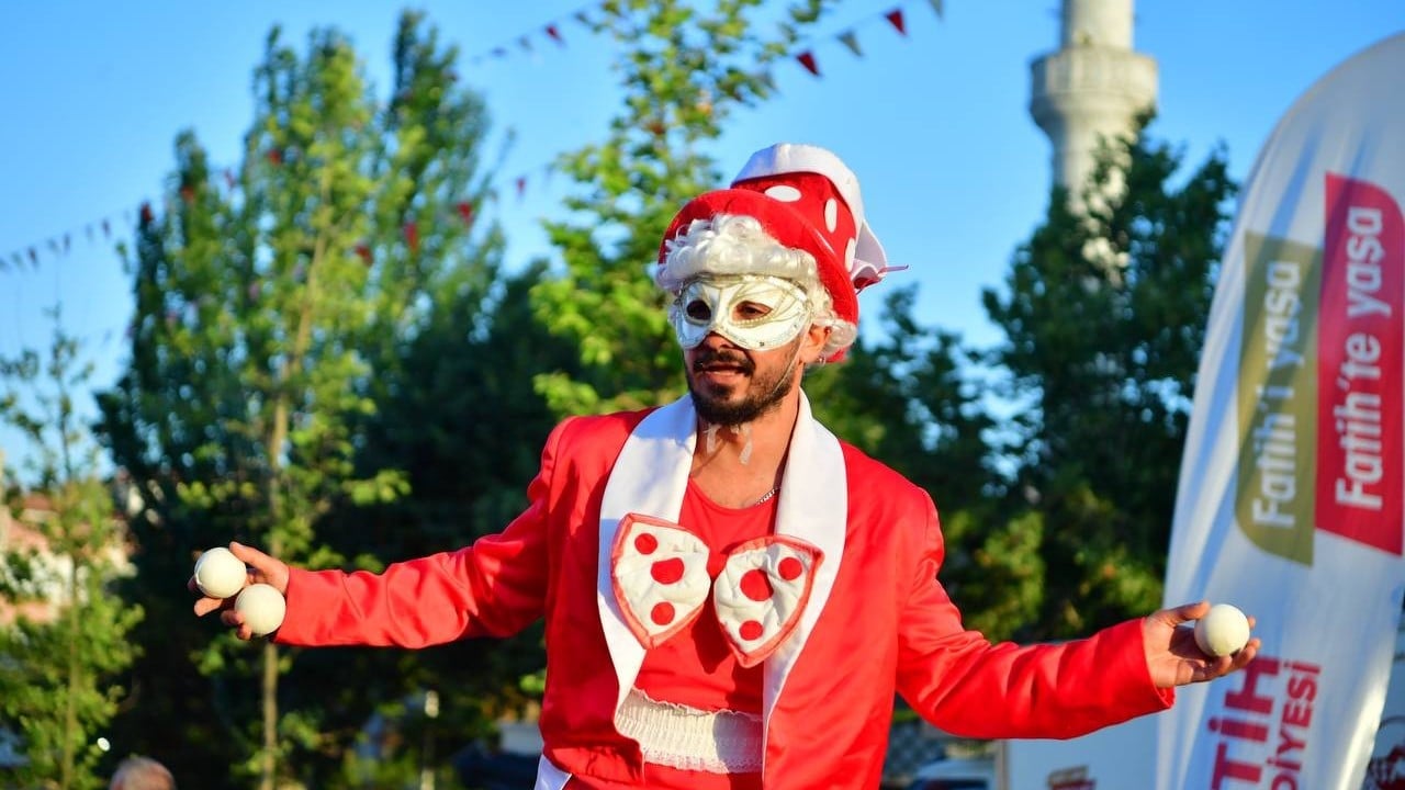 Foto - İstanbullular geçmişle özlem giderdi! Fatih Belediyesi’nden nostalji günleri 