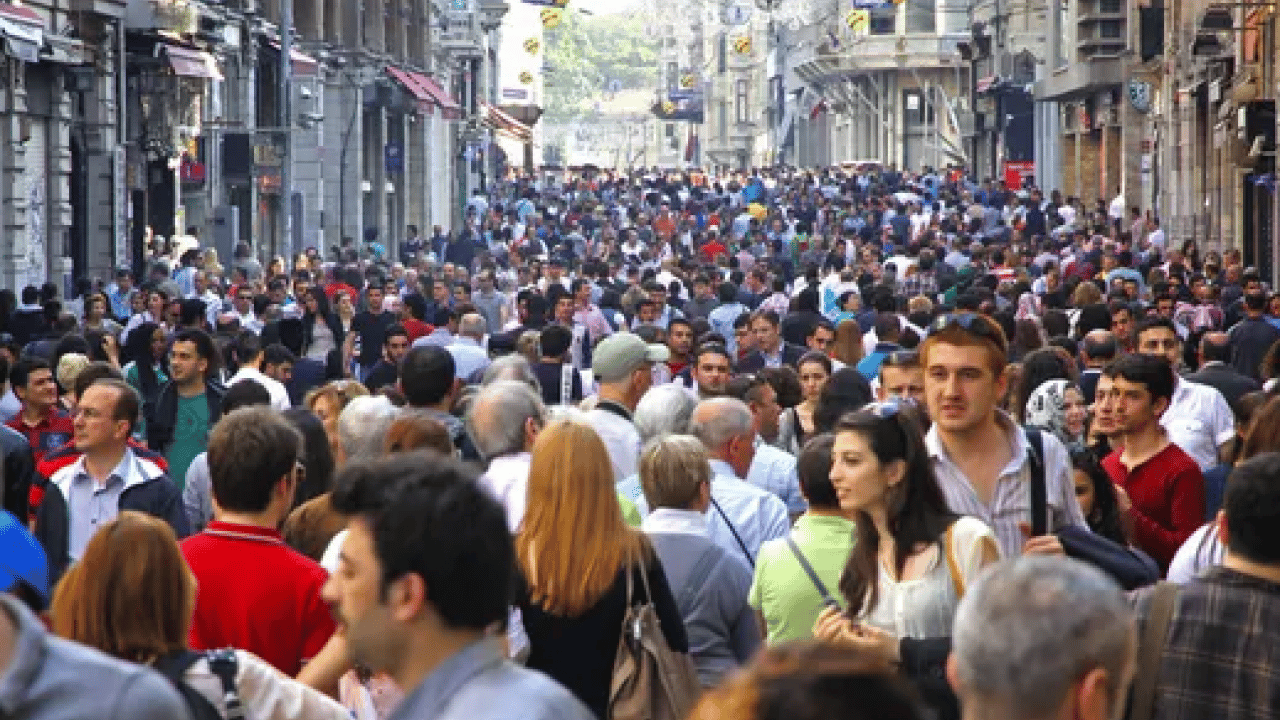 Foto - İstanbul’u çile kentine çevirenler utansın! Vatandaş arkasına bakmadan terk ediyor