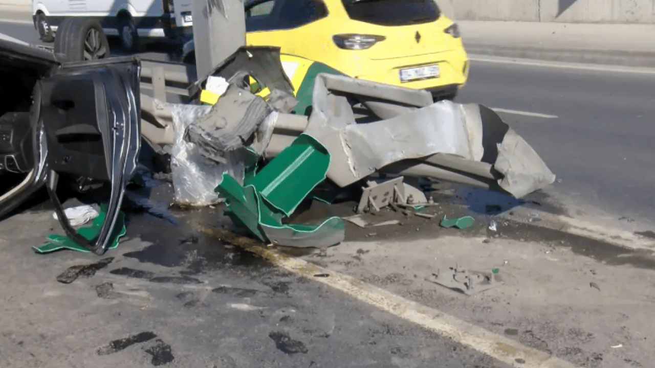 Foto - İstanbul'u kilitleyen kaza! Çok sayıda ekip bölgede!
