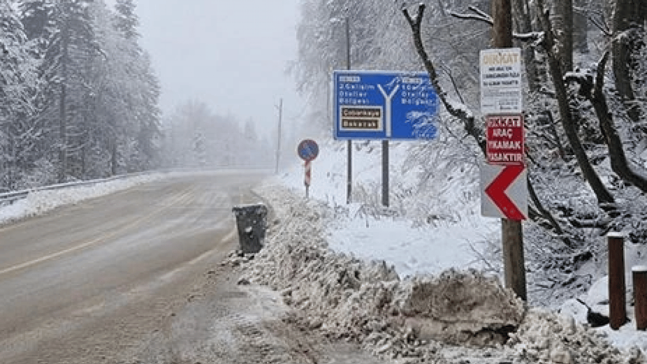 Foto - İstanbul’un dibinde alarm! Kar kalınlığı 18 santimetreye ulaştı