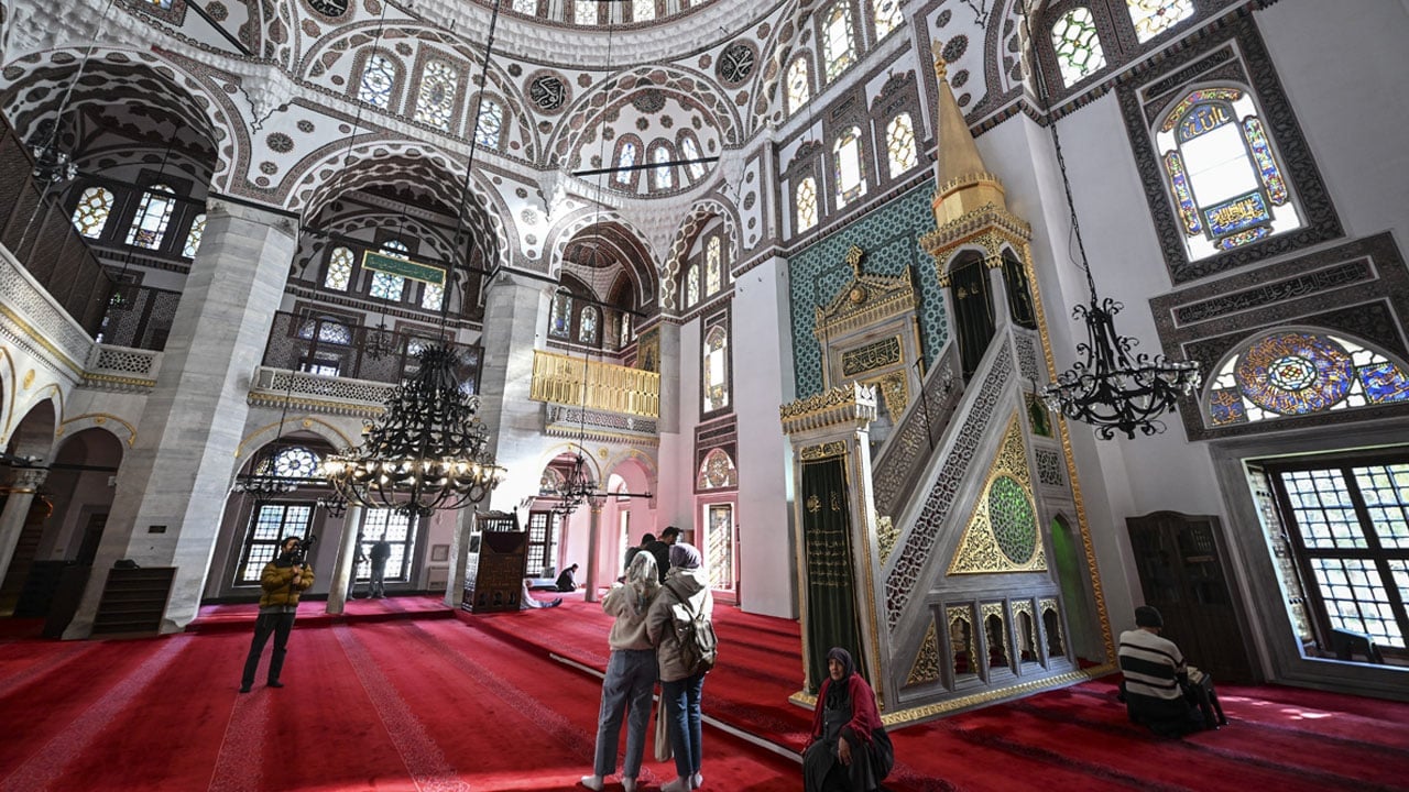 Foto - İstanbul’un Selatin Camileri! Üsküdar'ın kalbindeki üç asırlık estetik miras: Valide-i Cedid Camisi…