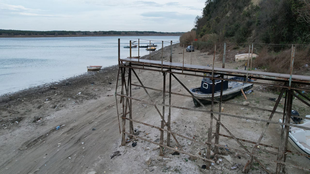 Foto - İstanbul’un su aynası kuruyor! Terkos Gölü’nde vahim manzara