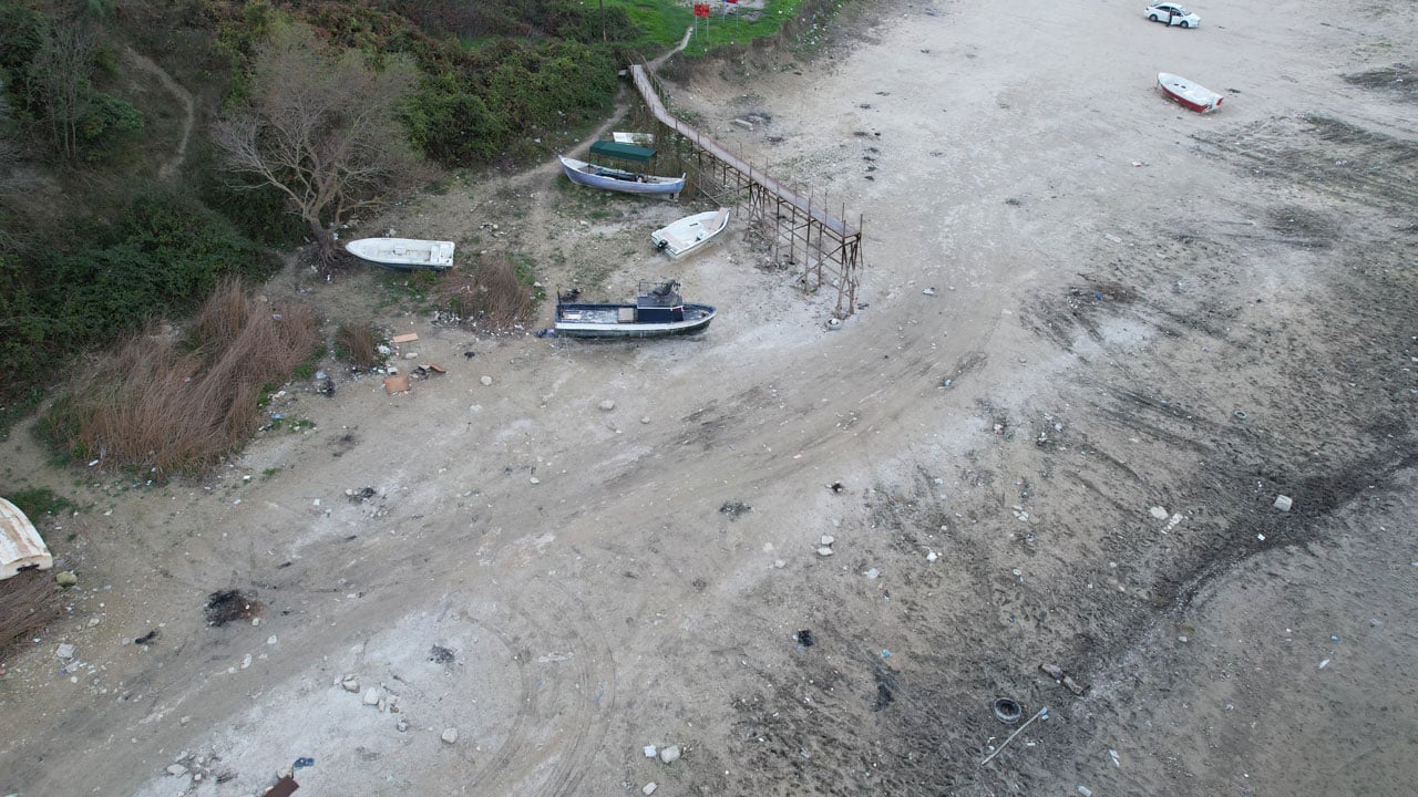 Foto - İstanbul’un su aynası kuruyor! Terkos Gölü’nde vahim manzara