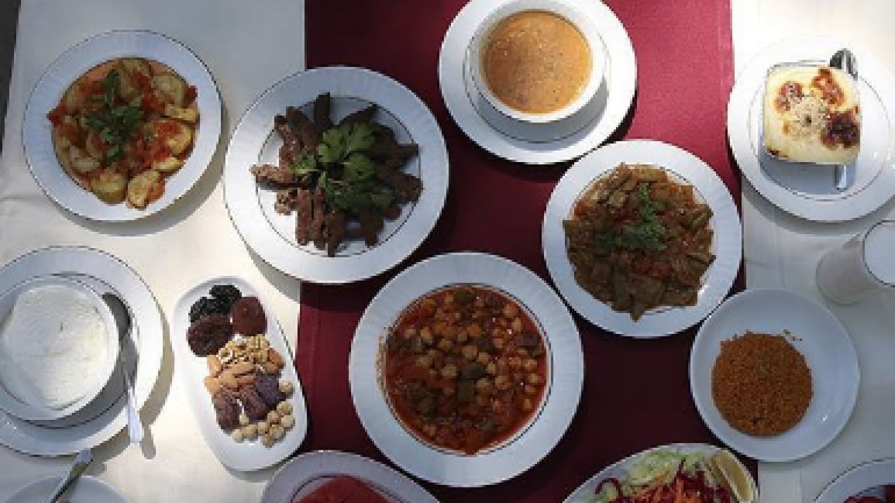 Foto - İşte Akşam yemeği için en tehlikeli saatler! Melatonin üretimi başları ve...