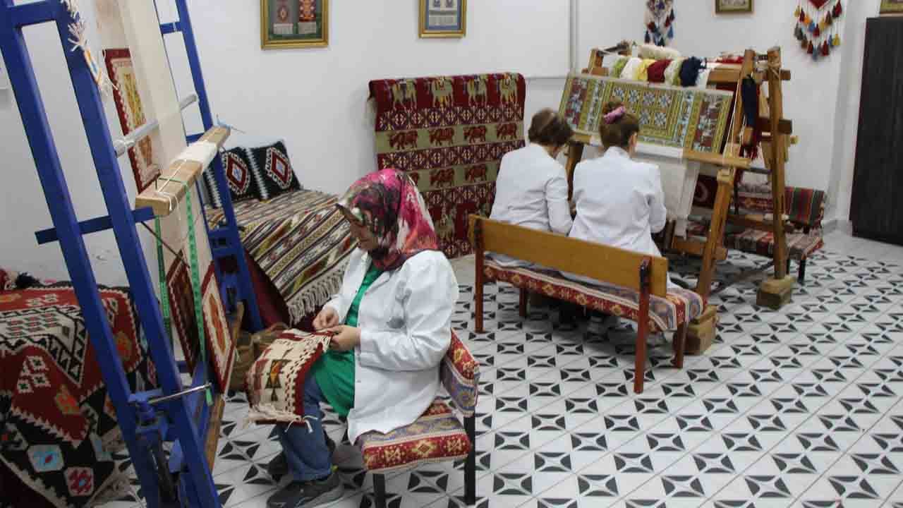 Foto - İşte Başkan Erdoğan’a takdim edilen halının sırrı