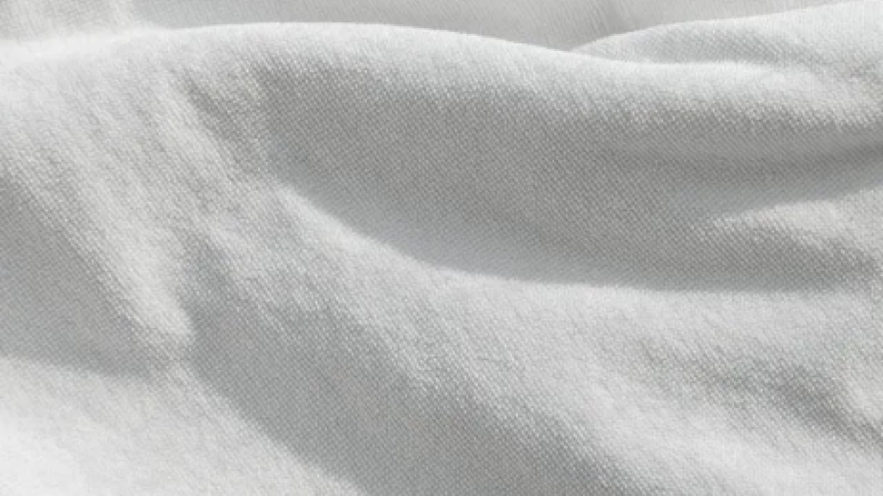 İşte bembeyaz gömleklerin gizli düşmanı! O iki hatayı sakın yapmayın...