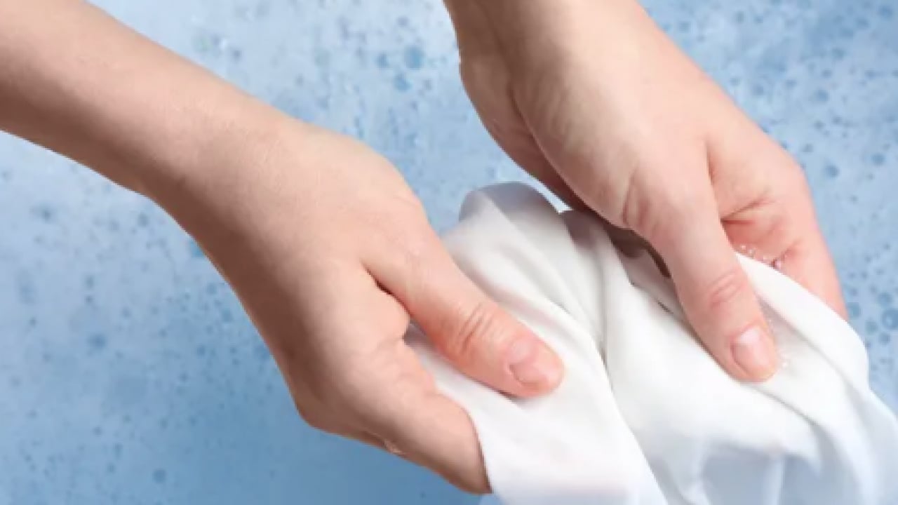 Foto - İşte bembeyaz gömleklerin gizli düşmanı! O iki hatayı sakın yapmayın...