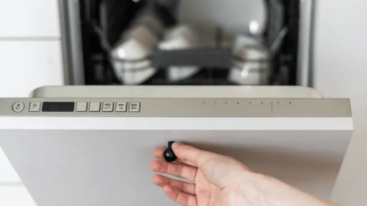 İşte bulaşıklarınızı gece boyunca bulaşık makinesinde bırakmamak için 5 neden