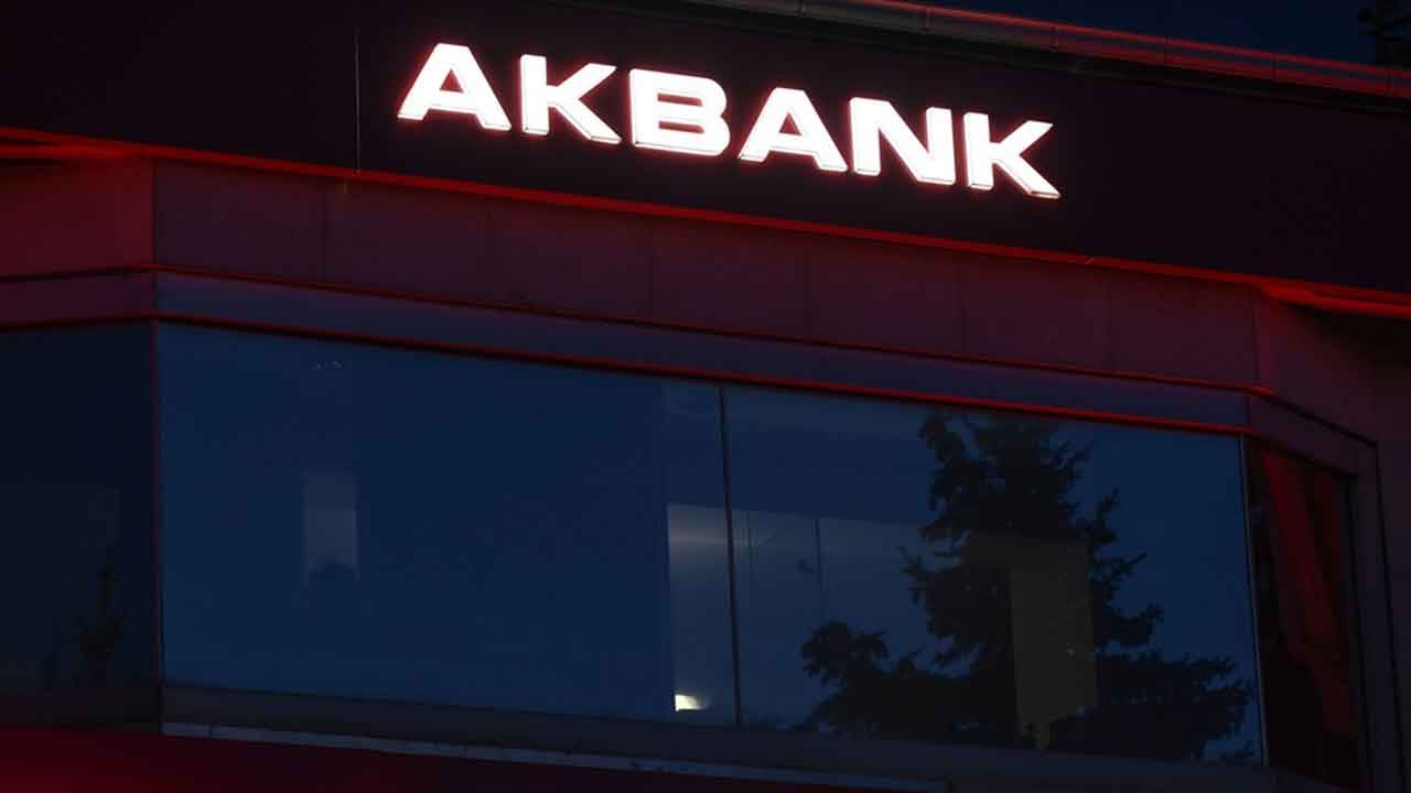 Foto - İşte faizli sistemin faturası: Akbank vatandaştan alamadığı 1.5 milyar TL’lik batık kredi alacağını bakın kaç paraya sattı