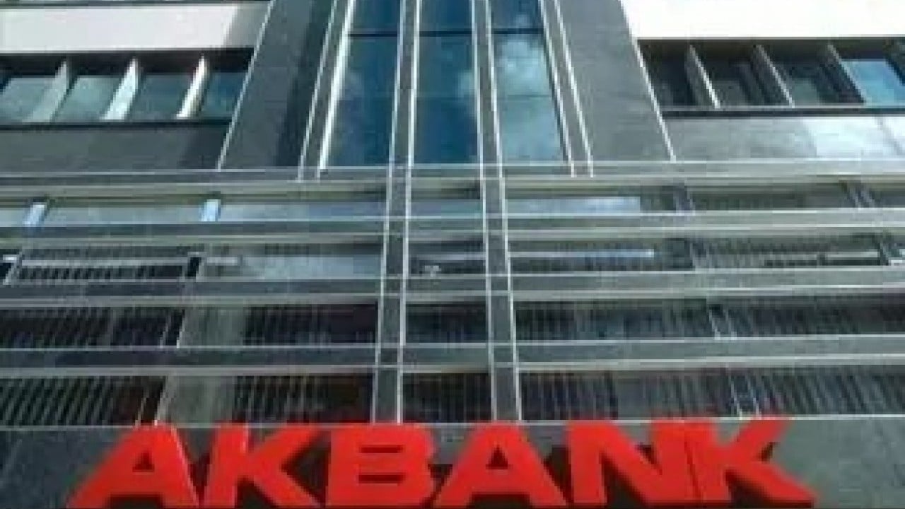 Foto - İşte faizli sistemin faturası: Akbank vatandaştan alamadığı 1.5 milyar TL’lik batık kredi alacağını bakın kaç paraya sattı