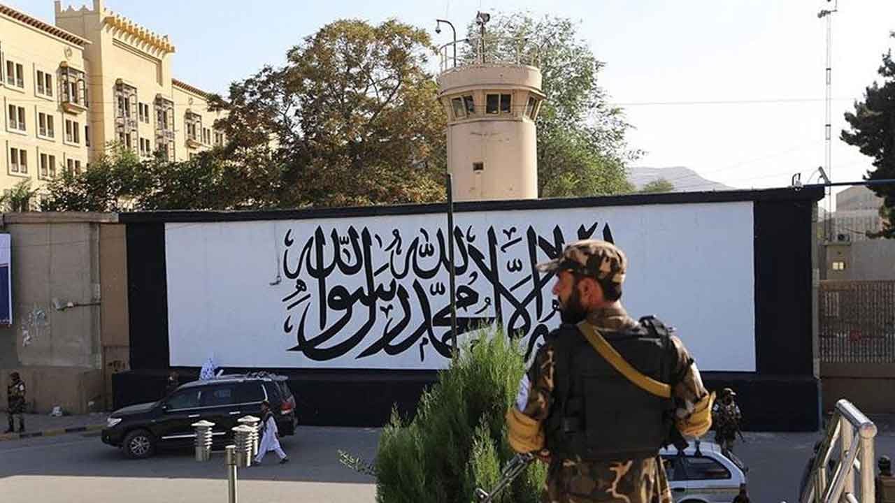 Foto - İşte Şeriat'ın bereketi: Her yerden petrol fışkırmaya başladı