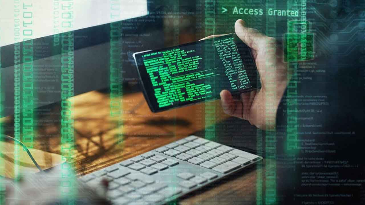 Foto - İşte şimdi Demir Kubbe delik deşik olacak