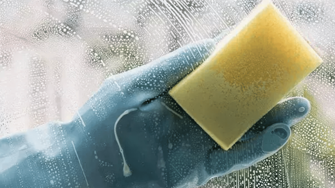 İşte temizliğin sırrı: Camları böyle silin! 1 damlada ne iz kalıyor ne leke