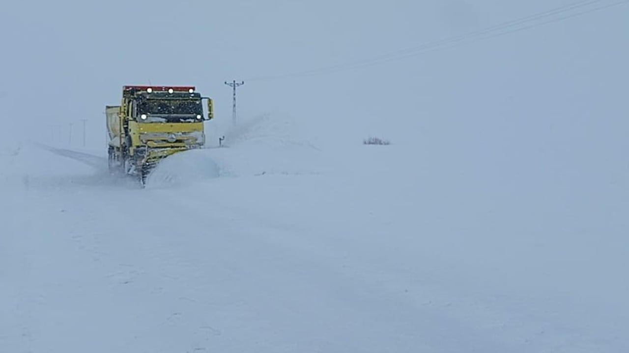 Foto - İşte Türkiye’nin -30.3 dereceyle en soğuk ili! Zemheri soğukları başladı!