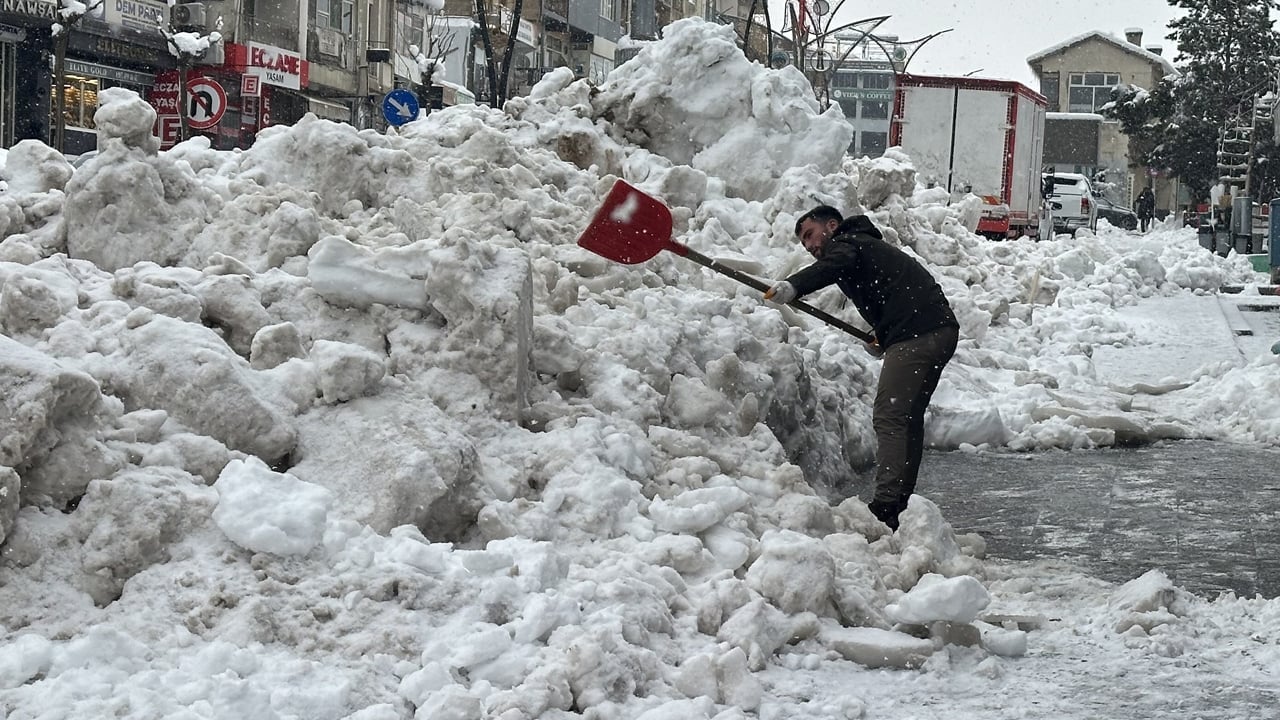 Foto - İşte Türkiye’nin -30.3 dereceyle en soğuk ili! Zemheri soğukları başladı!