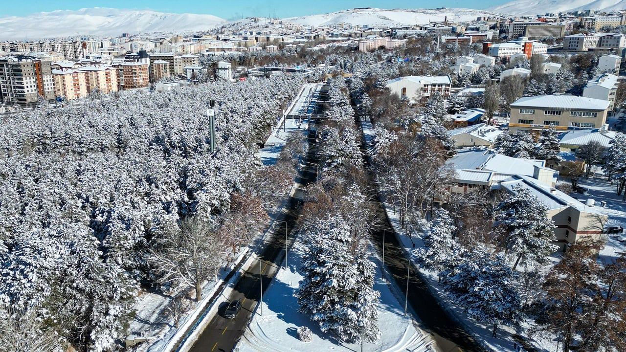 Foto - İşte Türkiye’nin -30.3 dereceyle en soğuk ili! Zemheri soğukları başladı!