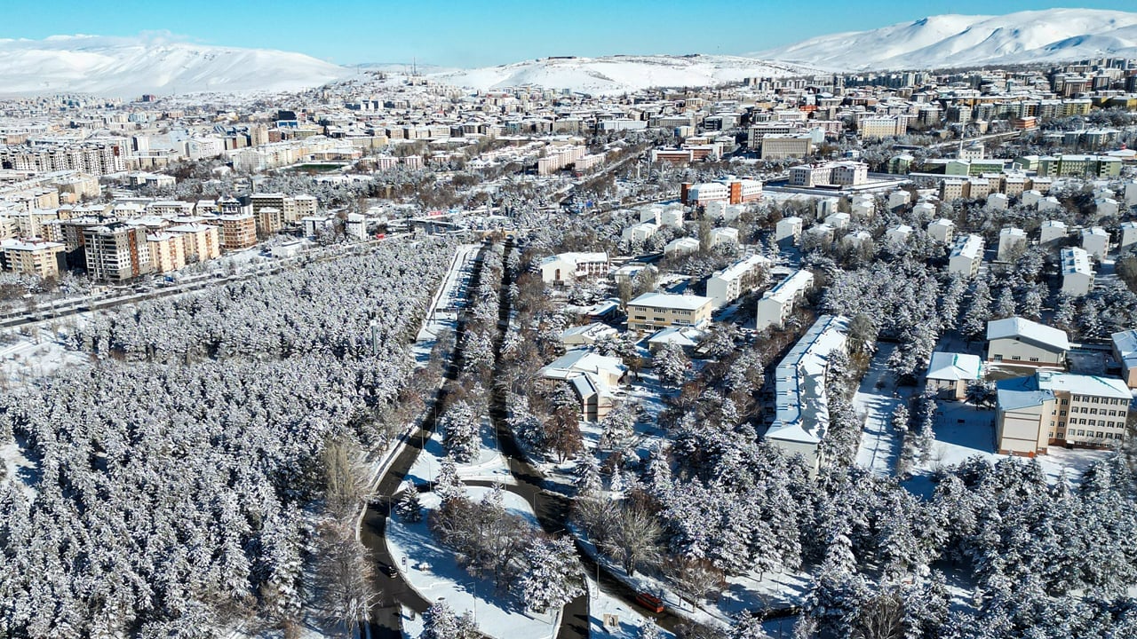 Foto - İşte Türkiye’nin -30.3 dereceyle en soğuk ili! Zemheri soğukları başladı!