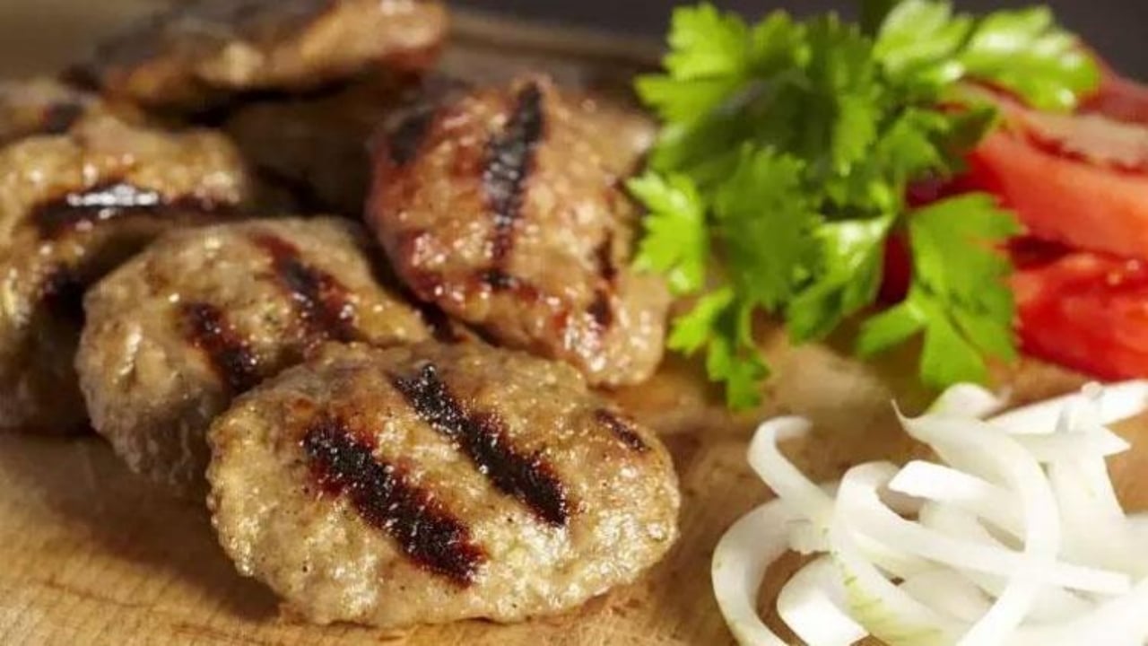 Foto - İşte ustaların sır gibi sakladığı köfte formülü! Bu yöntemle lokum gibi oluyor, lezzeti 10 kat artıyor