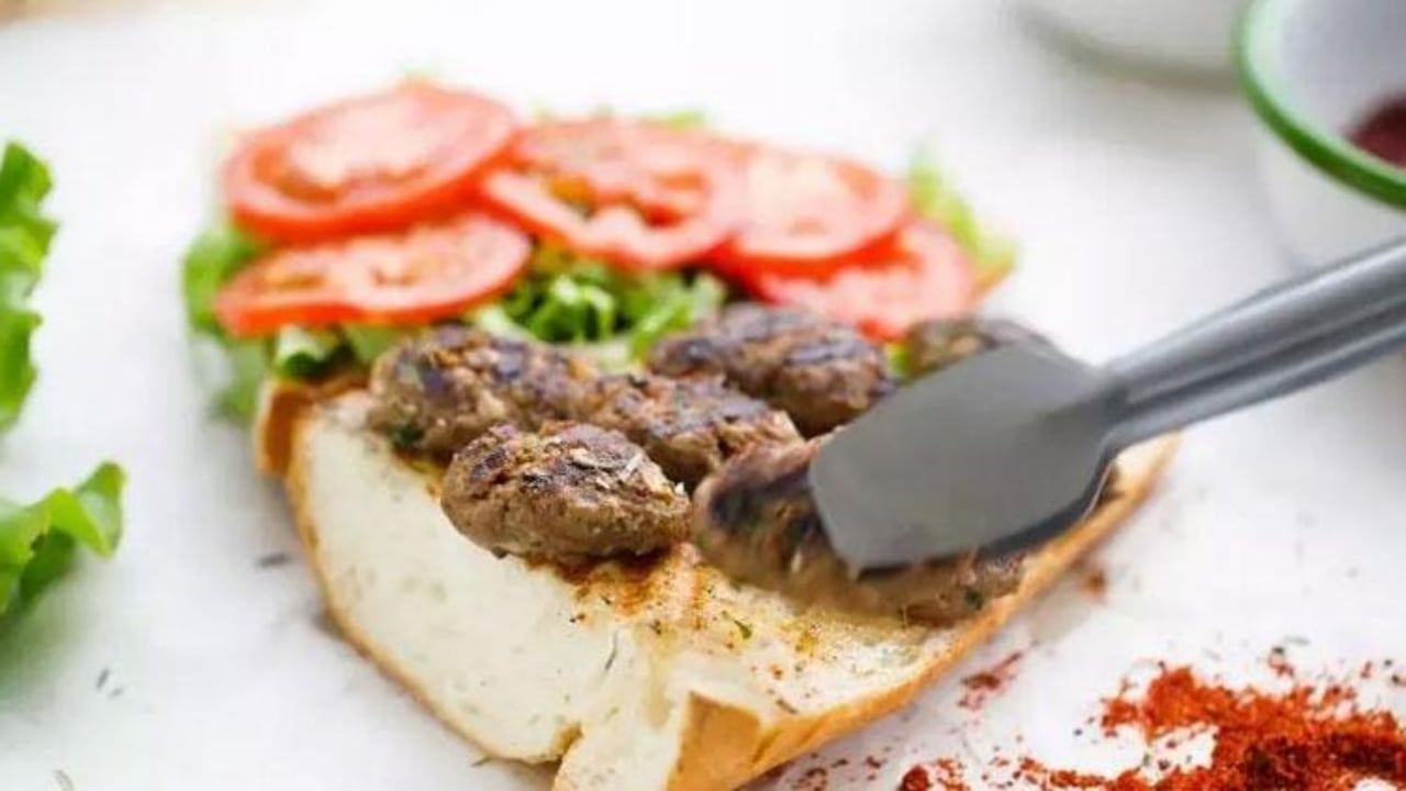 İşte ustaların sır gibi sakladığı köfte formülü! Bu yöntemle lokum gibi oluyor, lezzeti 10 kat artıyor