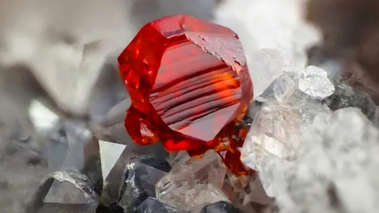 Foto - İşte dünyanın en pahalı 10 madeni! Yanında altın sönük kalıyor... Yerin yedi kat dibinden çıkan servet! 