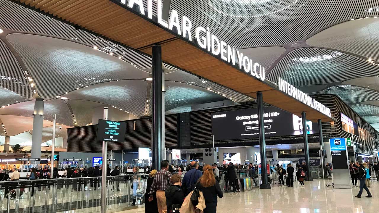 Foto - İstemezükçülerin yüzüne vurmaya devam! İstanbul Havalimanında sıradan bir hafta