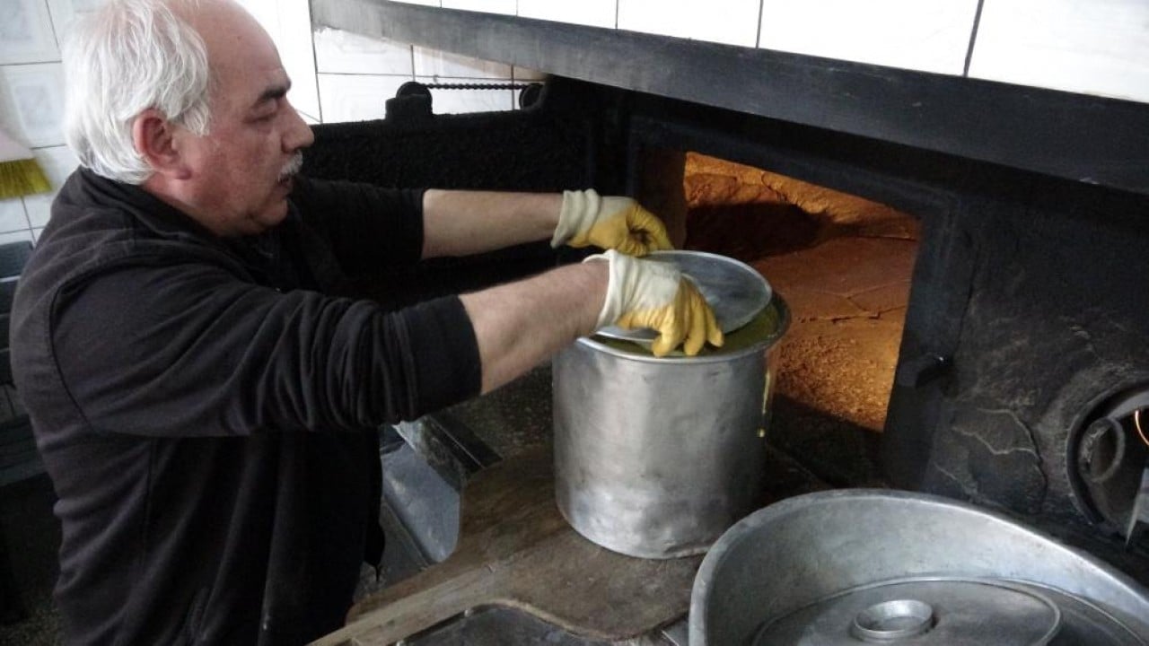 Foto - İsteyene bir kova dolusu mısır ekmeği