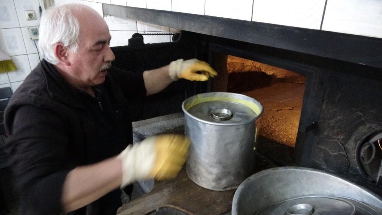 Foto - İsteyene bir kova dolusu mısır ekmeği