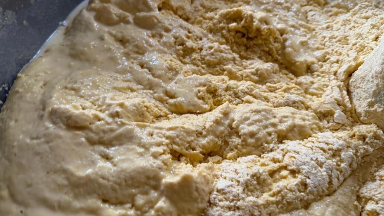 Foto - İsteyene bir kova dolusu mısır ekmeği