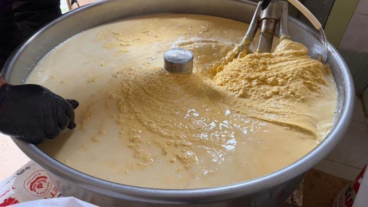 Foto - İsteyene bir kova dolusu mısır ekmeği