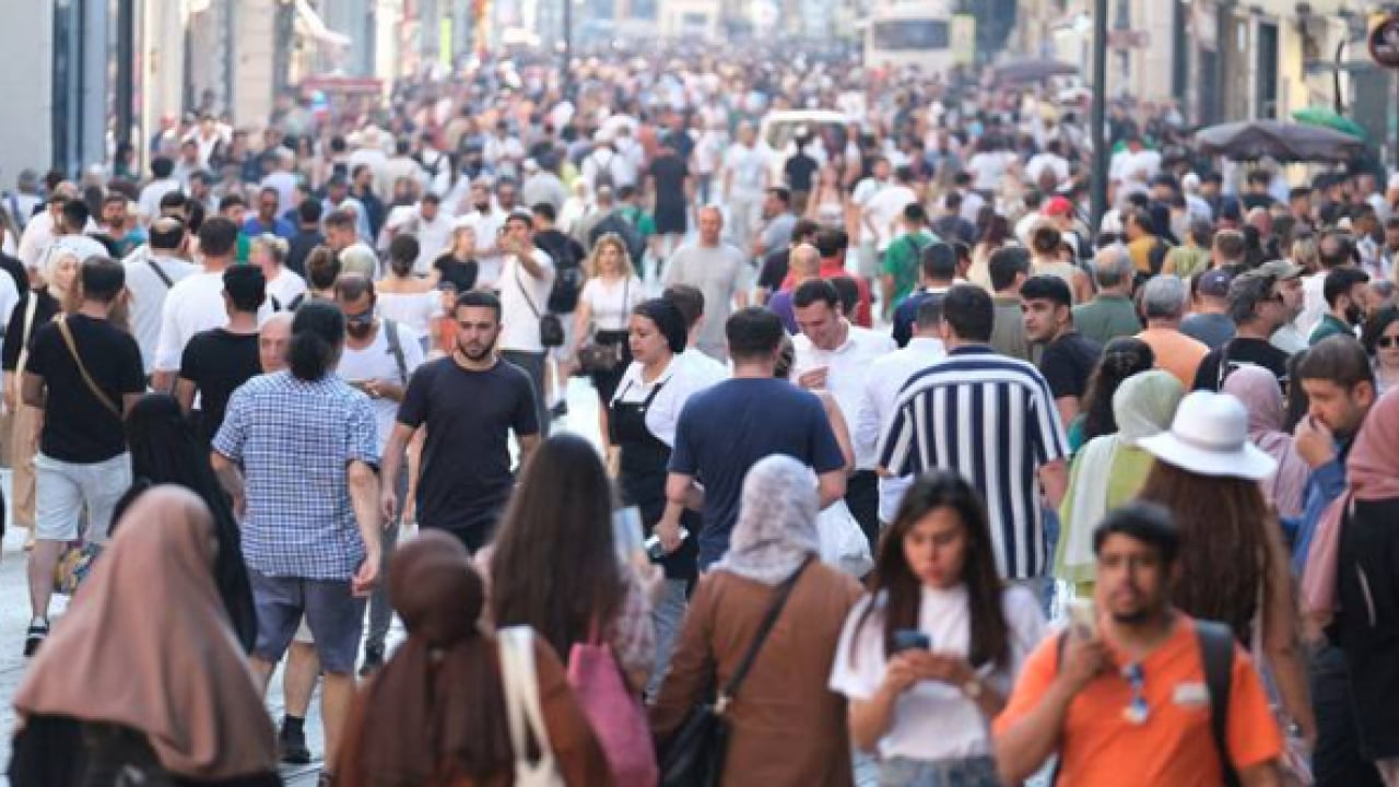 Foto - İstihdamda rekor var, iş beğenen yok! TÜİK rakamları ‘iş çok, çalışan az’ dedirtti